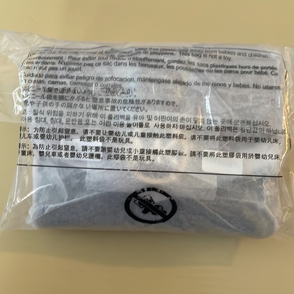 MICHAEL KORS CARMEN MEDIUM LOGO AND FAUX LEATHER WALLET - Picture 5 of 5